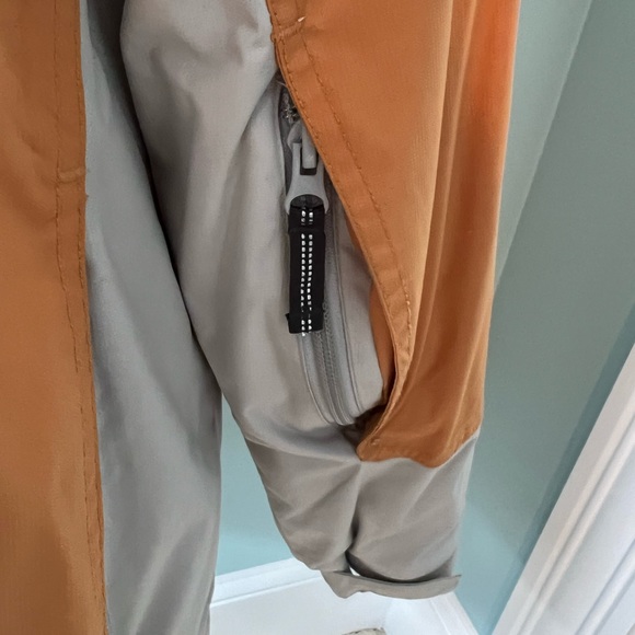 Women’s QUEST~2 in 1 Ski Jacket. NWOT! 
Purchased @ Dick’s Sporting! 
Nice! - Picture 5 of 16